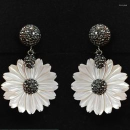 Dangle Earrings Natural Pink Caving Kamille Chrysanthemum Flower Shell Pave Shine Black Rhinestone Beads Connectors Earring For Women