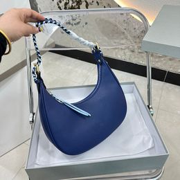 2023 Luxury Handbag Shoulder Designer Bags Practical Small Bag Elegant Luxury Classic Leather Bag Purse Cosmetic Half-Moon Baguette Underarm Handbag