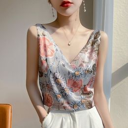 Camisoles Tanks Niche Design Western-style Silk Camisole Women's V-neck Floral Print with Suit Satin High-end Vest Womens Tops Camisole 230413