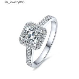 Whole sale trendy Jewellery 14k 18k white gold solitaire moissanite diamonds engagement rings for women