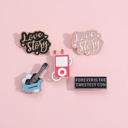 Brooches Pin for Women Men Funny Letter Love Guitar Badge and Pins for Dress Cloths Bags Decor Cute Enamel Metal Jewellery Gift for Friends Wholesale