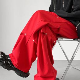 Calças masculinas 2023 outono estilo coreano único metal rebite design carga homens casual solto plissado para calças tamanho M-XXL