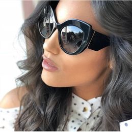 Large retro oversized sunglasses for women fashionable luxury designer sunnies shades chic sun glasses eyewear for driving flight beach frame anti glare