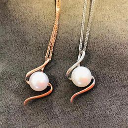 Pendant Necklaces Two-tone Minimalist Note Design Pearl Necklace For Women With Sweet Personality INS Music Rock Collarbone Chain