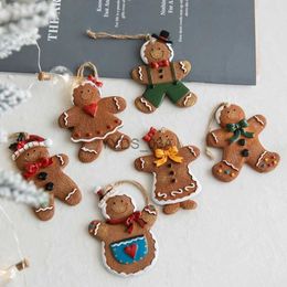 Christmas Decorations Christmas Resin Gingerbread Man Hanging Ornament Figurine Decorations Traditional Pendants for Christmas Tree Fireplace Decor YQ231113