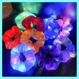 Luminous Scrunchies LED Fryzjen Kucyk Ponytail Uchwyt Kobiety Dziewczęta Elastyczne satynowe jedwabisty Scrunky krawat do włosów Akcesoria FY3457 SS0413