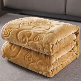 Blankets Solid Soft Warm Velvet Blanket Autumn Winter Warm Couch Bed Throw Bedding Bedspread Home Decor Flower Bed Linen for Sofa Bedroom 231110