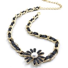 Luxury and Charming Women Jewelry Leather Chain Extension Gold Necklace Flower Pattern with Diamond Inlaid Pendant Fashion and Gorgeous Designer Lady Necklace