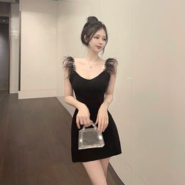 Women's party dresses ostrich fur feather rhinestone patched spaghetti strap sleeveless slim waist v-neck bodycon black short vestidos SM