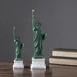 Decorative Objects Figurines Creativity Statue Of Liberty Resin Sculpture Ornaments Office Desktop Vintage Abstract Crafts Home Living 231109