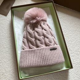 letter bonnet Luxurys knitted Hat designer beanie men and women warm breathable trend of autumn and winter Popular and popular styles High end atmosphere elegant