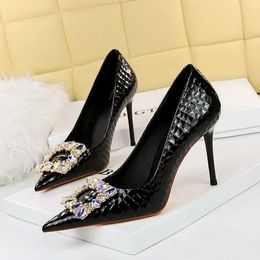 Dress Shoes Luxury Summer Banquet High Heels Women's Shoes Slim Heels 9.5 cm Ultra High Heels Diamond Square Button Single Shoes 34-40 231113