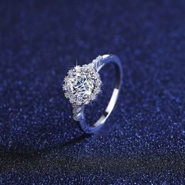 Yüksek kaliteli S925 Gümüş Moissanite Avrupa Marka Tasarımı Mozan Elmas Yüzük Takı Shiny Zircon Romantik Seksi Kadınlar Ring Düğün Sevgililer Günü Hediyesi