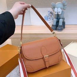 Designer Bag Embossed baguette bag Flap Crossbody bags Hot Shoulder Messenger handbag Women Tote bag Letter Purse Vintage Flower Cross body Leather Saddle Bags