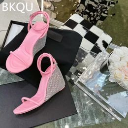 Sandals Sandal Woman Summer Round Toe Open Toe Slotted Buckle Wedge Heel Luxury Designer Highheeled Chic and Elegant Woman Shoes 230413