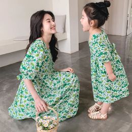Family Matching Outfits Fashion Floral Mom And Daughter Dress Cute Party ParentChild Christmas Carnival Mother Kids Clothes 231113