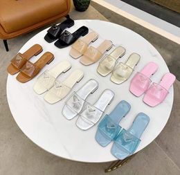 P Designer Slifors Brand Brand Triangle's Transparent Products's Fashion Flat Bottoms Sandals Universal Sandals Punta quadra