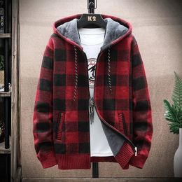 Men's Jackets Autumn Korean Hooded Men's Sweater with Thick and Velvet Men's Cardigan Knitted Sweater Coat Grid Jacket Male M-4XL 8668 231113