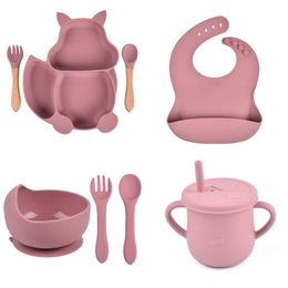Cups Dishes Utensils 8PCS/Set Baby Silicone Sucker Bowl Plate Cup Bibs Spoon Fork Sets Children Non-slip Tableware Baby Feeding Dishes BPA Free AA230413