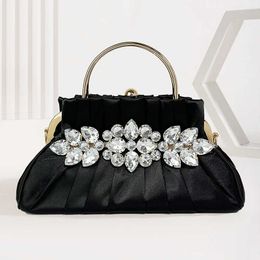 Evening Bags New Bag for Girls High Grade Imitation Silk Studded Diamond Handbag Celebrities Party Pleated Dinner 231114