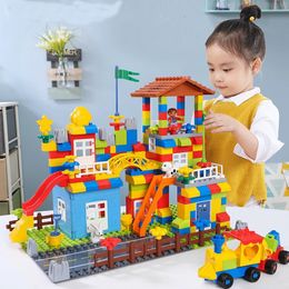 Blocks City House Roof Big Particle Building Castle Marble Race Run Slide Compatible Duploed Toys For Children 231114