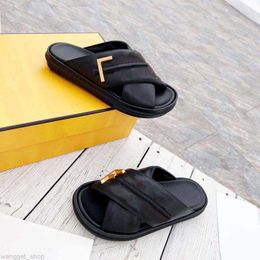 With Box slippers designers Leather sandals Sand Grey White Black White pink Glow Green outdoor slipper Rubber platform resorts good