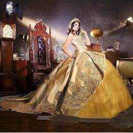 2023 Sparkly Gold Princess Quinceanera Dresses Appliques Beads Tiered Sweetheart 16 Sweet Party Gowns Pageant Gown Detachable Train Prom Dress