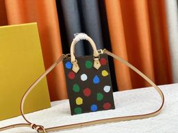 23SS YK Petit Sac Plat Mini Phone Bag Yayoi Kusama Tote Womens Designers Luxurys PAINTED DOTS Cross Body Leather Sac Plat Organ Handbag M69442 M81867