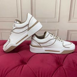 Deluxe designer color-coordinated couple models lace-up white shoes simple fashion sports leisure board shoes Four Seasons 11623a