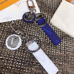 Leather Keychain Luxury Designer Keys Pendant Silver Key Buckle Classic Brand Letter High Quality Stylish Keychains Chain Blue White