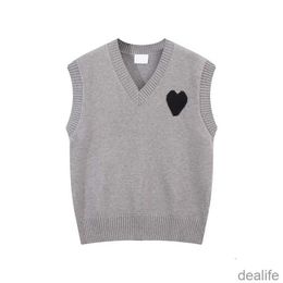 Amis Amiparis Sweater Knit Jumper Vest Sweat Fashion v Neck Sleeveless Winter Am i Paris Big Heart Coeur Love Jacquard Sweatshirts Amisweater Cc4n