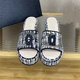 Chanells Flat Chaannel Chanellies Design Women Luxury Fashion Men Shoes Slippers Thick Sole Leather Rubber Letter Casual Cartoon Slippers 06-02