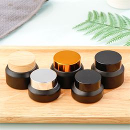 Amber Glass Cosmetic Jars 15g 30g 50g Slanted Shoulder Black Glass Jars with Screw Lids Refillable Bottles