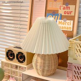 Table Lamps Pleated Table Lamp Vintage USB Warm White For Living Room Home Decoration Bedside Desk Gift R231114