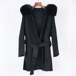 Womens Fur Faux Winter and Autumn Street Fashion Cold Wool Coat with Hooded Fox Designer Fashionable Female Jacket 231113