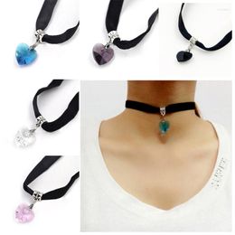 Choker 1Pcs Gothic Velvet Heart Crystal Handmade Necklace Retro Pendant Necklaces Women Fashion Jewellery