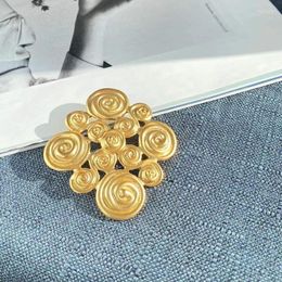 Brooches Vintage Classic Temperament Elegant And Simple Metal Colourful Xiangyun Pattern Brooch Female Corsage