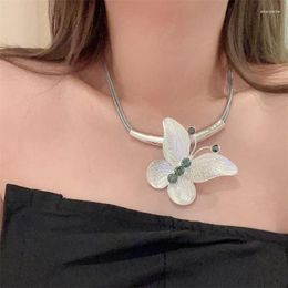 Choker Vintage Silver Colour Butterfly For Women Charm Elegant Aesthetics Hyperbole Trendy Necklace Jewellery Ethnic Accessories