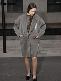 Lautaro couro feminino primavera outono oversized legal cinza brilhante patente casulo casaco feminino designer de luxo roupas pista moda 2023