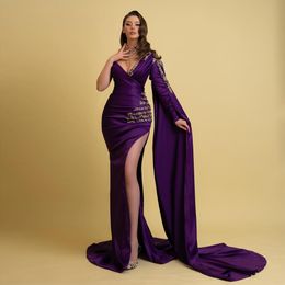 Stunning Beaded Prom Dresses Mermaid Side Split Evening Gowns Sheer High Neck Appliqued Sweep Train Satin Special Occasion Formal Wear