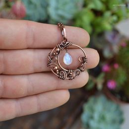 Pendant Necklaces Retro Hollow Winding Red Copper Moon Necklace Small Water Drop Moonstone For Women Jewellery Wholesale