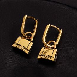 2024Stud Fashion Love Stud Earring Womens 18 Gold Plated Jewelry Gifts Lock Black Stainless Steel Round Earrings Family Wedding Gift