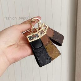 Keychains Lanyards 2022SS Keychains Buckle lovers Car Handmade Leather Keychains Men and Women bag Pendant Fashion Accessories04