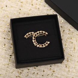 2023 Luxury quality charm brooch with heart shape hollow design in 18k gold plated have box stamp PS7823A