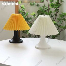 Night Lights Vintage fabric pleated table lamp solid wood lamp body bedroom bedside atmosphere desk lamp creative Nordic night light Q231114