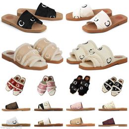 men women slides sandals designer slippers Woody flat mule in canvas shearling-lined White Black Grey Pink Olive fur mens summer sandal good