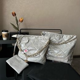 22 Oil Wax Leather Garbage Bag 37/42cm Leather Diamond Plaid Gold Hardware Metal Clasp Luxury Handbag Coin Matelasse Chain Crossbody Bags Oversized Shopping Sacoche