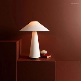 Table Lamps Nordic Bedside Lamp Homestay INS Fabric Night Light Living Room Decor Lights Minimalist Designer Model