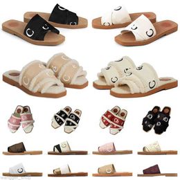 men women slides sandals designer slippers Woody flat mule in canvas shearling-lined White Black Grey Red fur mens summer sandal fashion good