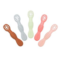 Cups Dishes Utensils Baby Spoon Silicone Teether Toys Learning Feeding Scoop Training Utensils Newborn Tableware Infant Learning Spoons Teether AA230413